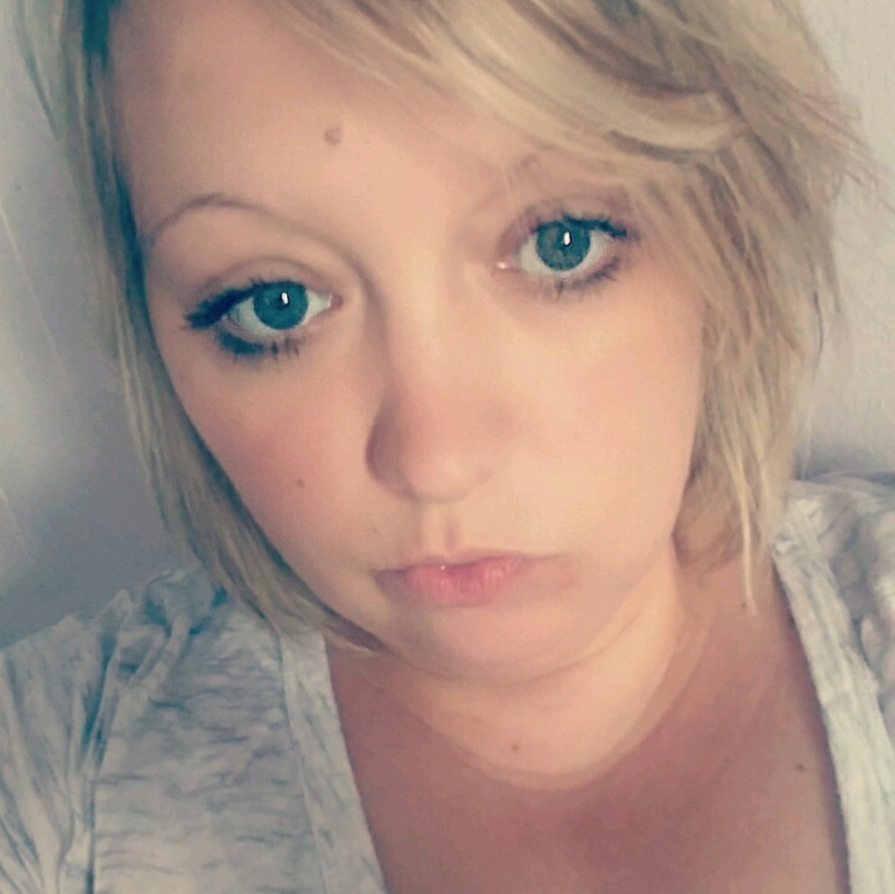 Meet your Posher, Eva